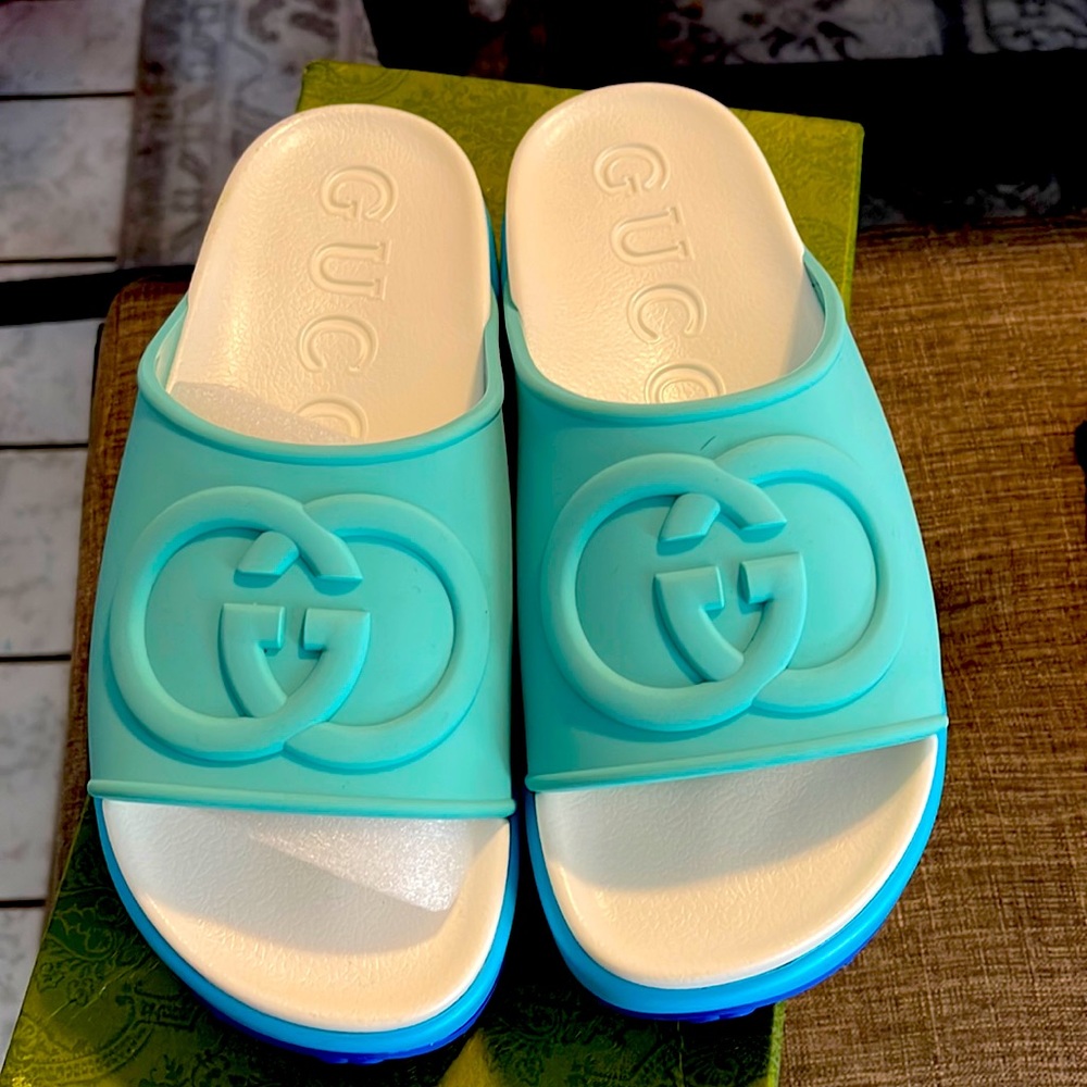 Two-Tone Rubber Slipper Sandals